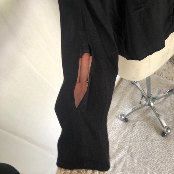 Topshop V-neck Black Blouse Top long sleeve open slit down arm size 8 - Picture 2 of 9